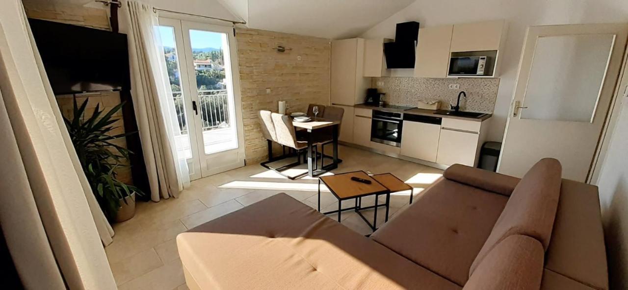Holiday Hvar Vrbanj Екстер'єр фото