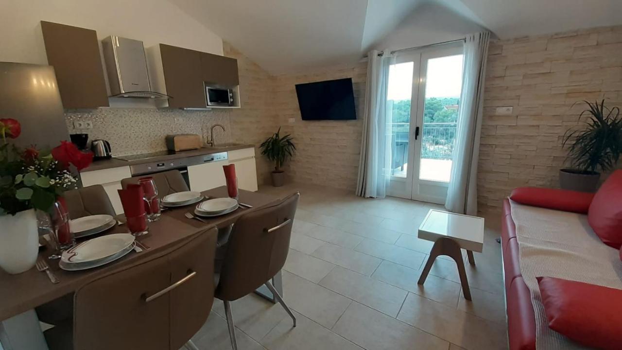 Holiday Hvar Vrbanj Екстер'єр фото